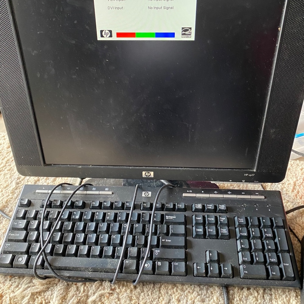 Monitor with keyboard - Picture 2 of 2